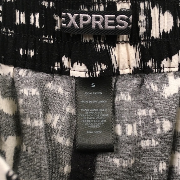 Express Black and Ivory Shorts - Picture 3 of 4